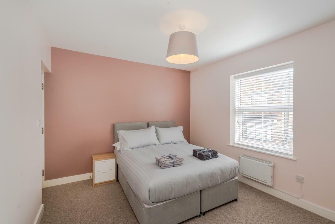 Cannock Hotel Apartments ภายนอก รูปภาพ
