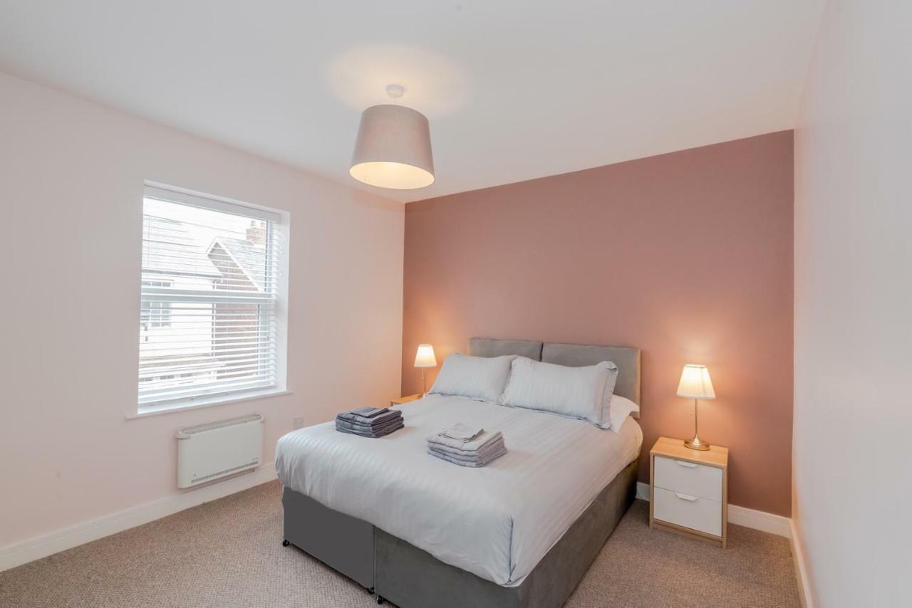 Cannock Hotel Apartments ภายนอก รูปภาพ